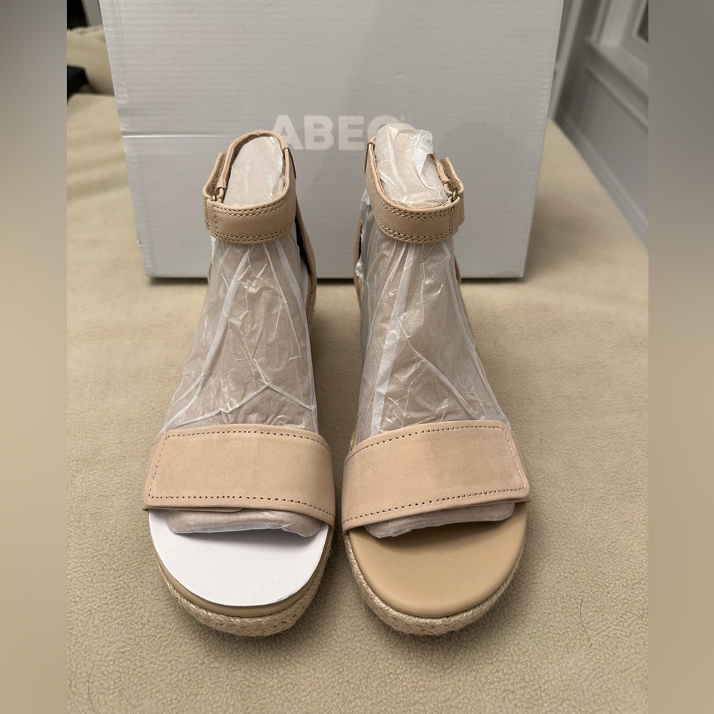 NIB ABEO Cecile Sandal in Sand Nubuck Sz 7 (runs large!!)